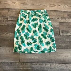 J crew size small skirt. Elastic waist gives great stretch. Like new condition.